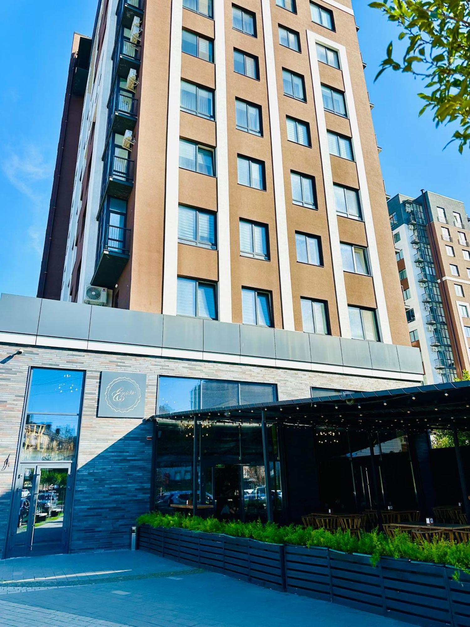 Modern Apartments With A Coffee Machine In The City Center, A View Of The City Rivne Exterior photo