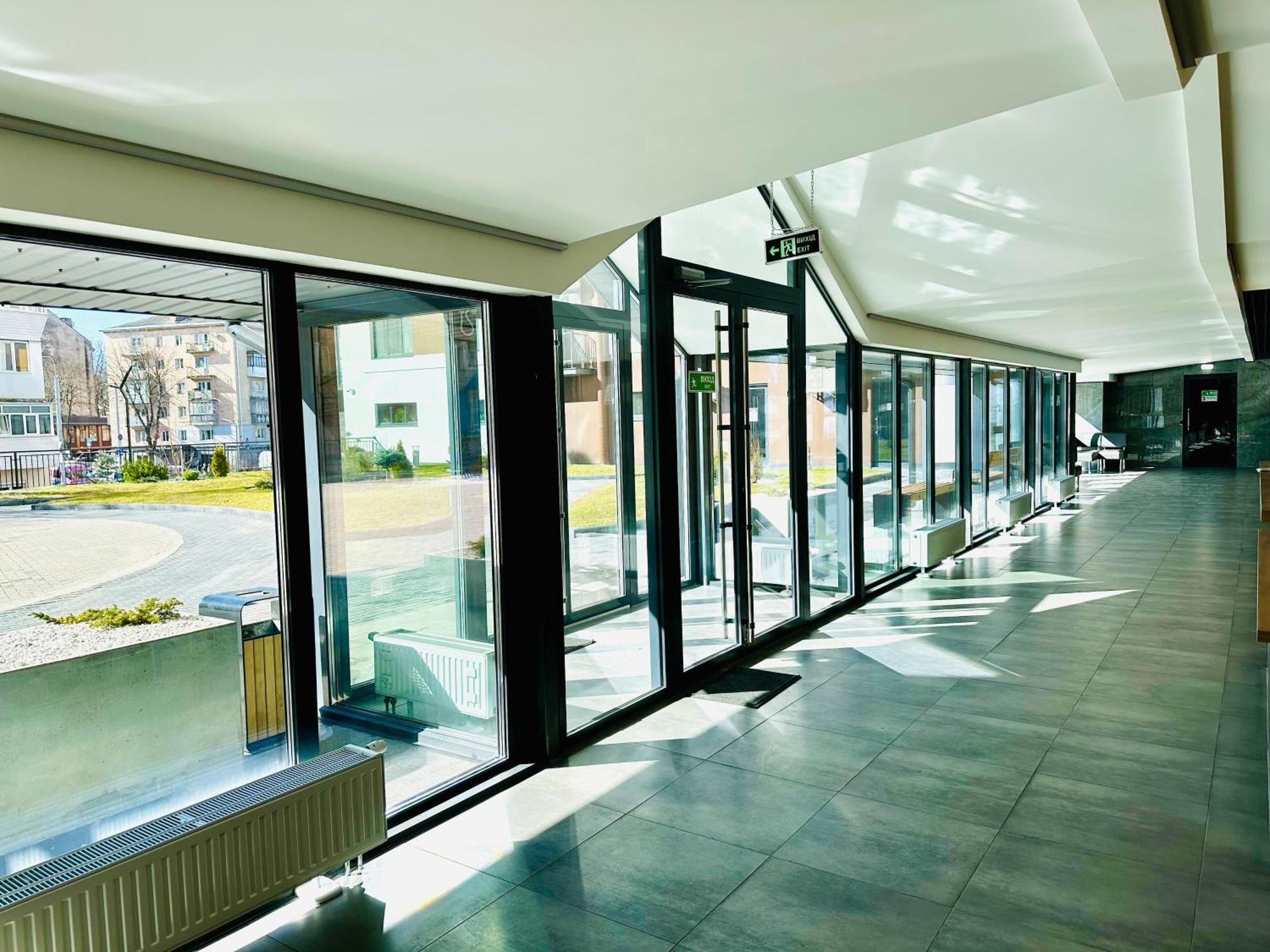 Modern Apartments With A Coffee Machine In The City Center, A View Of The City Rivne Exterior photo