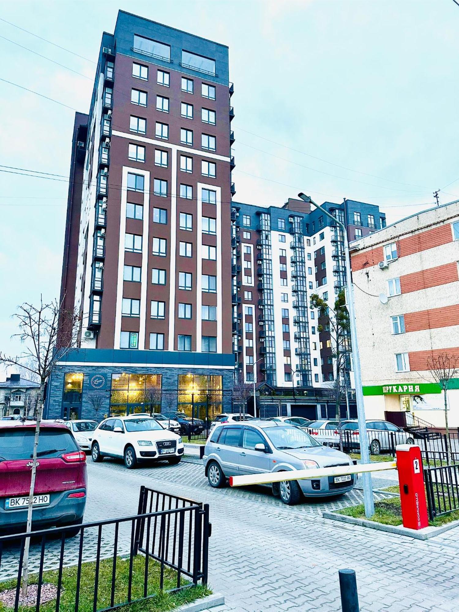 Modern Apartments With A Coffee Machine In The City Center, A View Of The City Rivne Exterior photo
